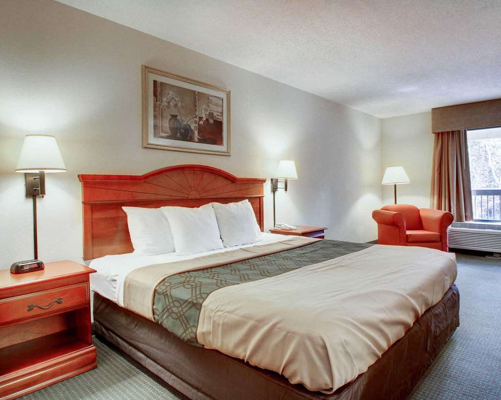 Econo Lodge Inn & Suites Gulfport Quarto foto